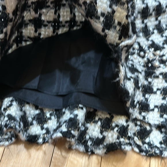 ECI Houndstooth Midi Skirt - Picture 9 of 9